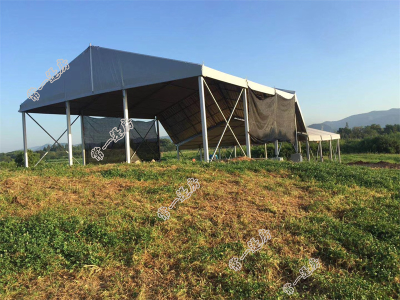 場地不平能搭建倉儲(chǔ)篷房嗎？